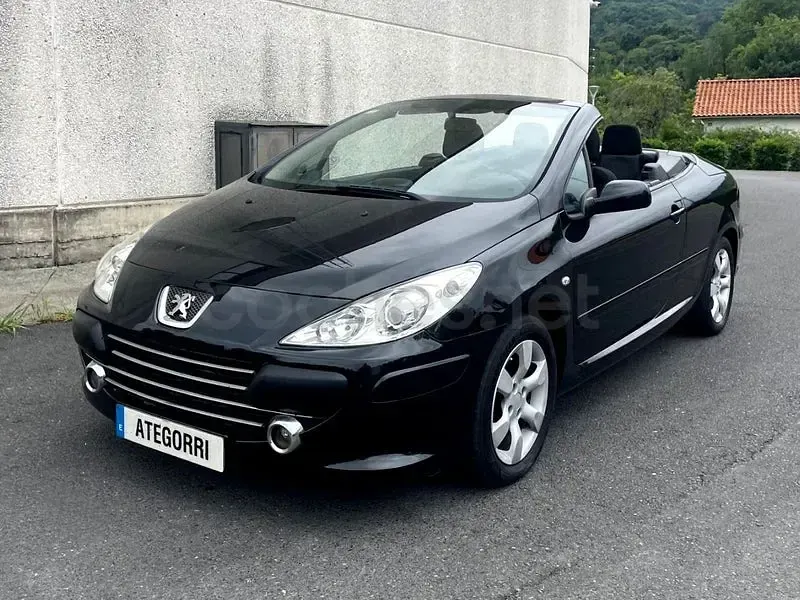 Usado Peugeot 307 CC 136 CV (100 kW) 2008 Negro Descapotable