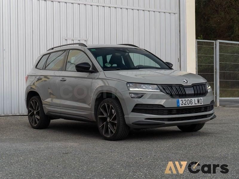 Usado Skoda Karoq SportLine 150 CV (110 kW) 2022 Gris / plata SUV