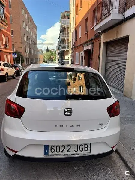 Usado Seat Ibiza I-Tech 105 CV (77 kW) 2015 Blanco Berlina