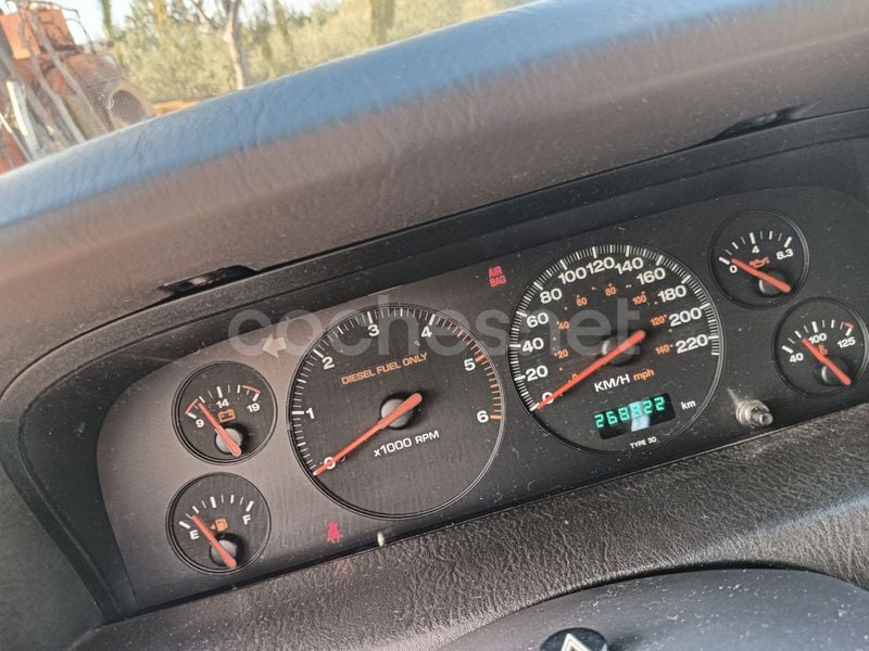 Usado Jeep Cherokee Sport 115 CV (84 kW) 2000 Verde SUV