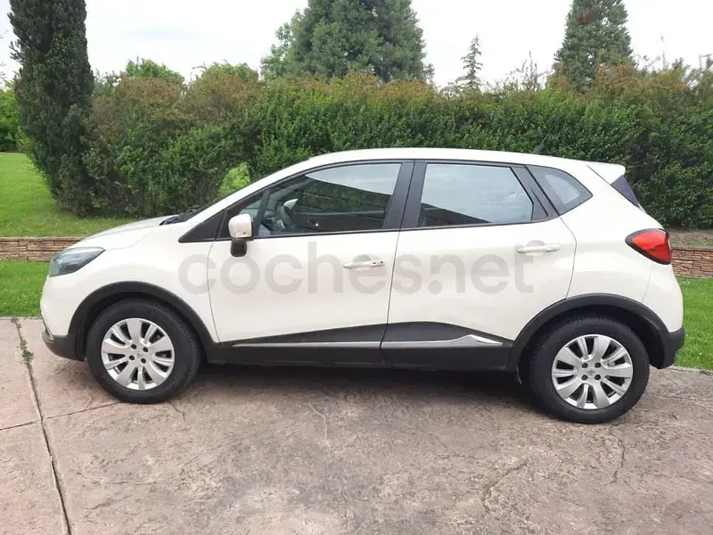 Usado Renault Captur Intens 90 CV (66 kW) 2014 Blanco SUV