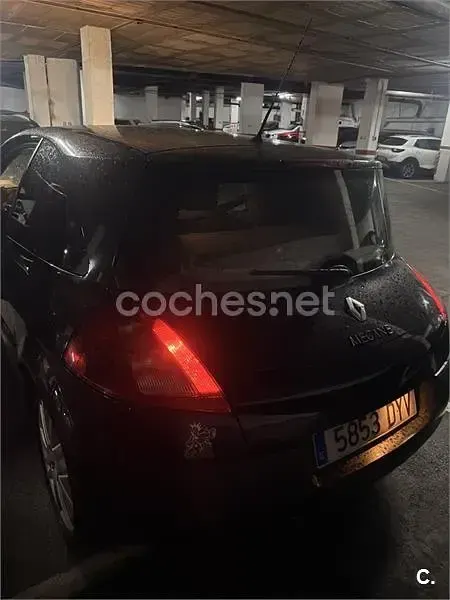 Usado Renault Mégane Dynamique 120 CV (88 kW) 2006 Negro Berlina