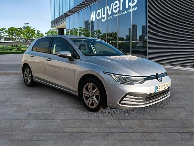 Usado VW Golf VIII Life 150 CV (110 kW) 2022 Gris plata Utilitario