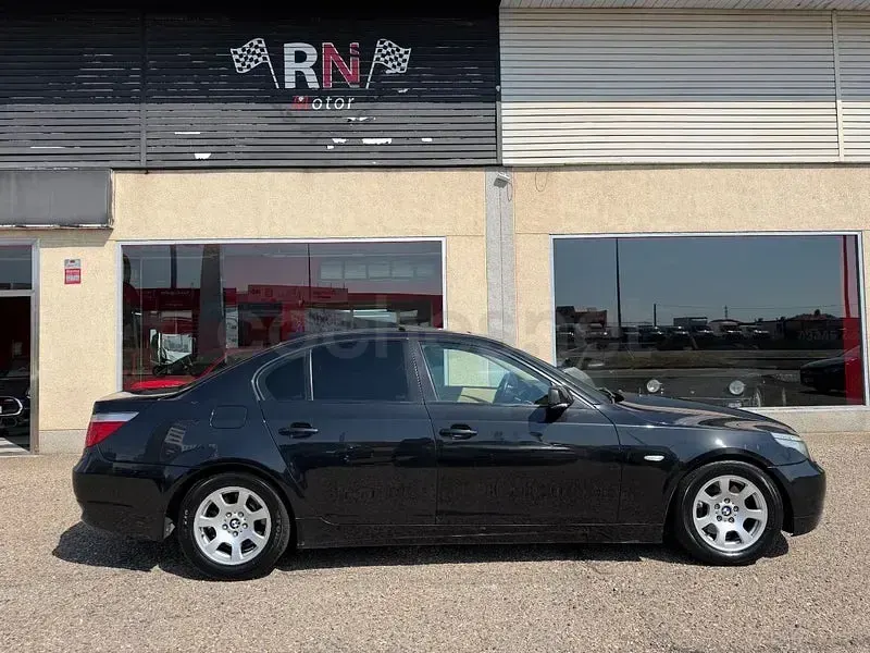 Usado BMW 530 231 CV (169 kW) 2004 Negro Berlina