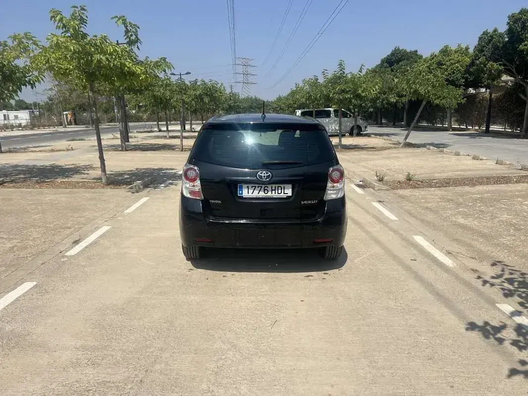 Usado Toyota Verso Active 126 CV (92 kW) 2011 Negro Monovolumen