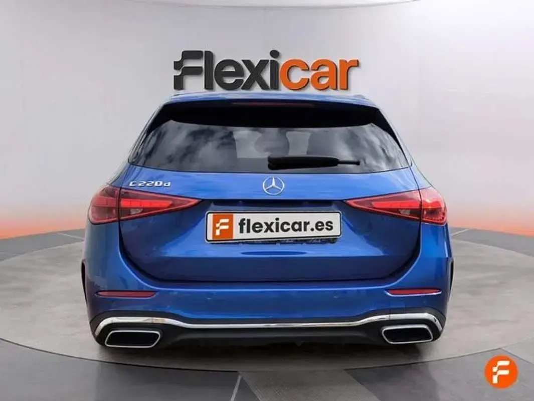 Usado Mercedes C220 200 CV (147 kW) 2022 Azul Familiar