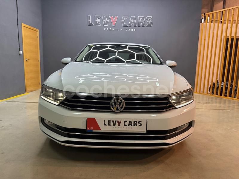 Usado VW Passat Advance 150 CV (110 kW) 2015 Blanco Berlina