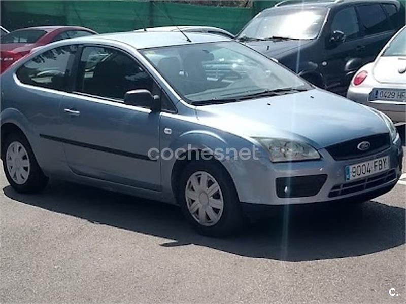 Usado Ford Focus Trend 100 CV (73 kW) 2006 Azul Berlina
