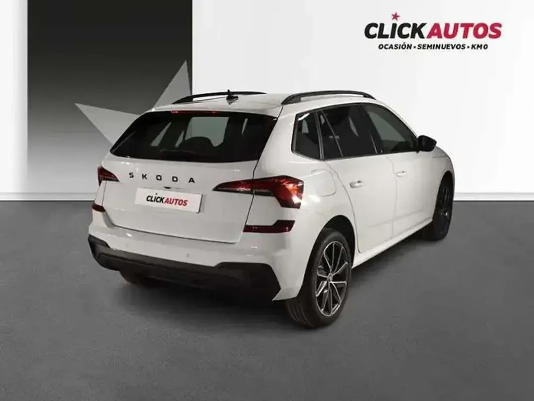 Usado Skoda Kamiq Sport 116 CV (85 kW) 2025 Blanco SUV
