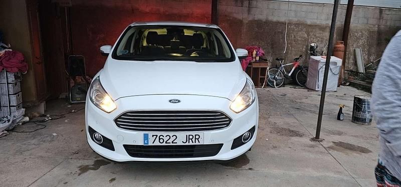 Blanco Usado 2017 Ford S-MAX Trend Monovolumen | 13.999 € (Precio justo) - Imagen 1/4