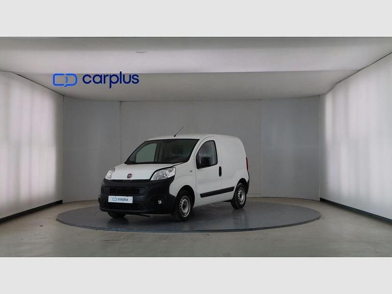 Blanco sólido Usado 2019 Fiat Fiorino Van | 10.490 € (Precio justo) - Imagen 1/4