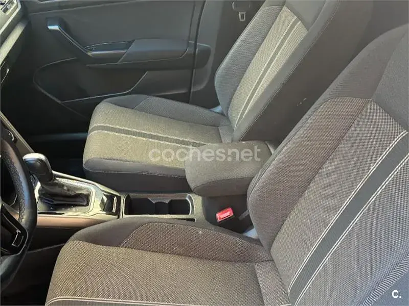 Usado VW T-Roc Advance 150 CV (110 kW) 2021 Blanco SUV