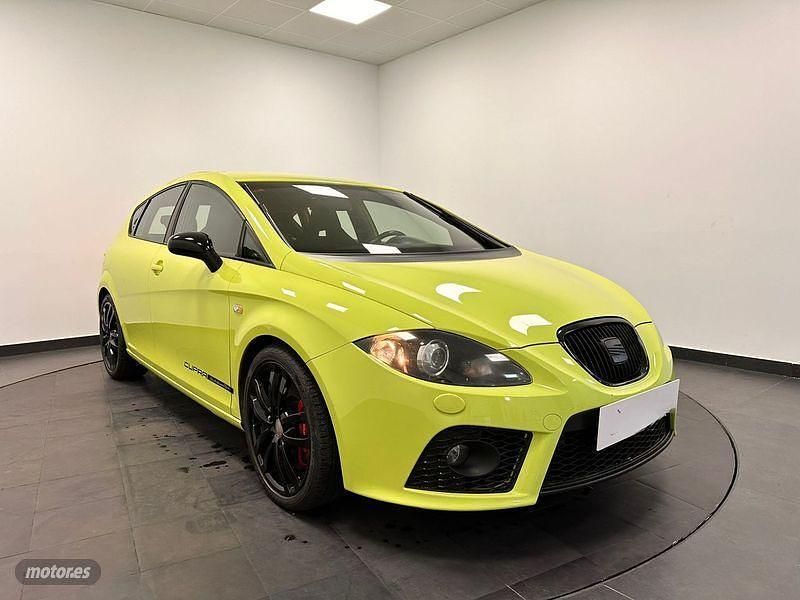 Usado Seat Leon CUPRA 240 CV (176 kW) 2007 Amarillo Berlina