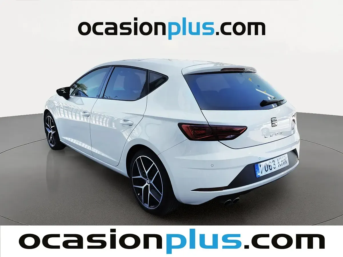 Usado Seat Leon FR 184 CV (135 kW) 2018 Blanco Utilitario
