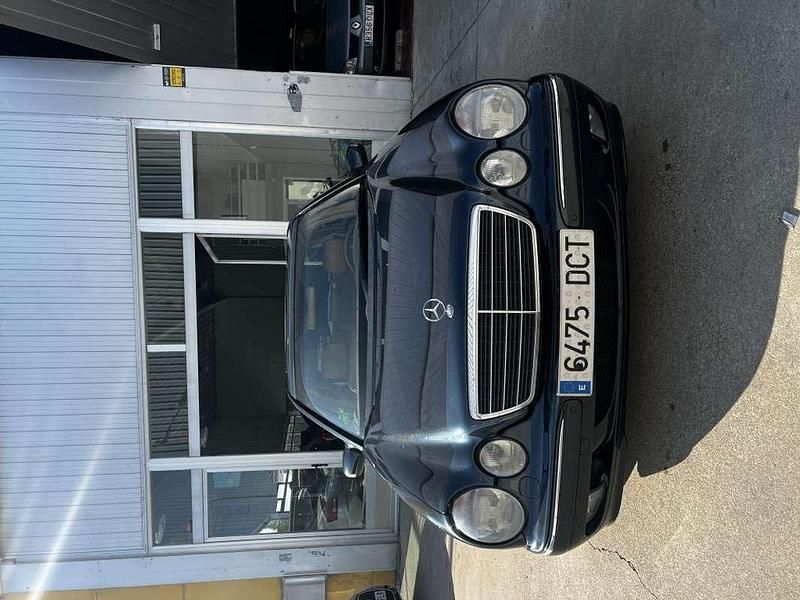 Usado Mercedes E320 Elegance 197 CV (144 kW) 2001 Azul Berlina