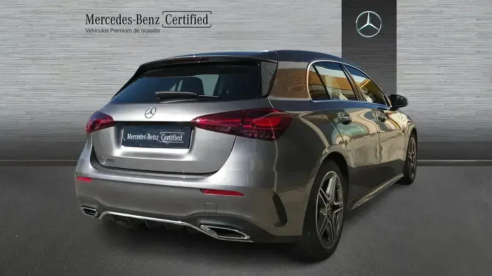 Usado Mercedes A180 136 CV (100 kW) 2025 Gris