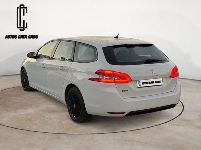 Usado Peugeot 308 SW Access 100 CV (73 kW) 2018 Blanco Familiar
