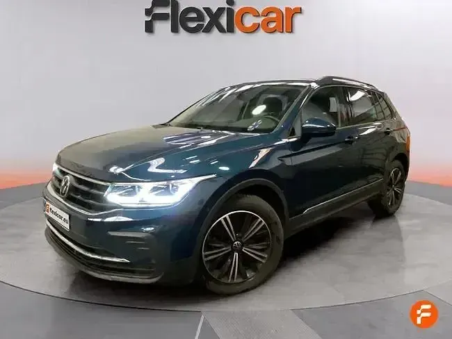 Usado VW Tiguan Life 150 CV (110 kW) 2021 Azul SUV