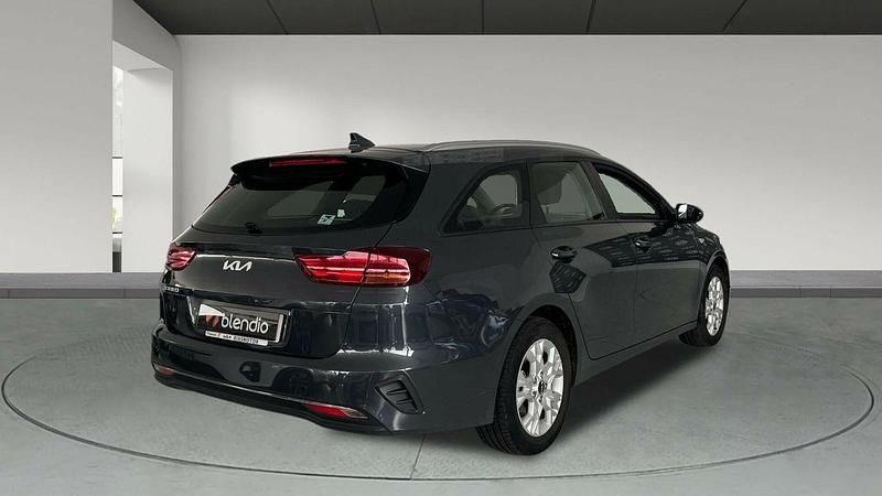 Usado Kia Ceed 120 CV (88 kW) 2023 Gris Utilitario