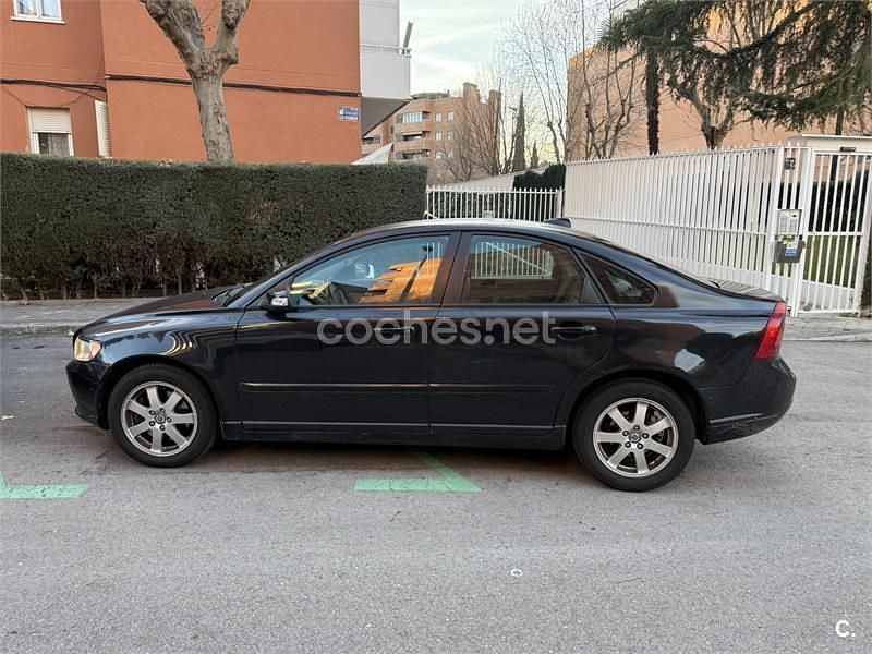 Usado Volvo S40 Momentum 136 CV (100 kW) 2007 Negro Berlina