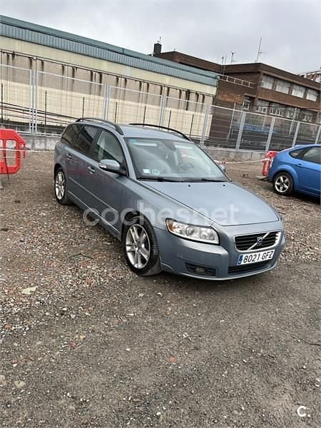 Gris / plata Usado 2008 Volvo V50 Momentum Familiar | 3300 € (Precio justo) - Imagen 1/4