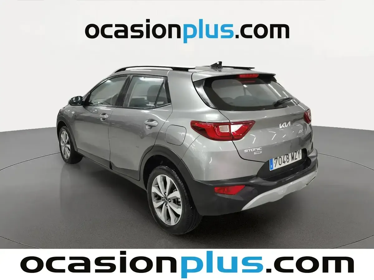 Usado Kia Stonic 100 CV (73 kW) 2025 Gris SUV