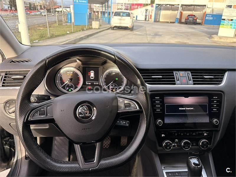 Usado Skoda Octavia G-TEC Ambition 131 CV (96 kW) 2020 Gris / plata Familiar