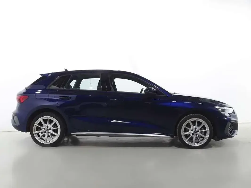 Usado Audi A3 Sportback e-tron S-Line 204 CV (150 kW) 2024 Azul Utilitario