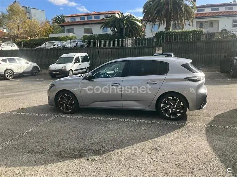 Usado Peugeot 308 Allure 130 CV (95 kW) 2024 Gris / plata Berlina