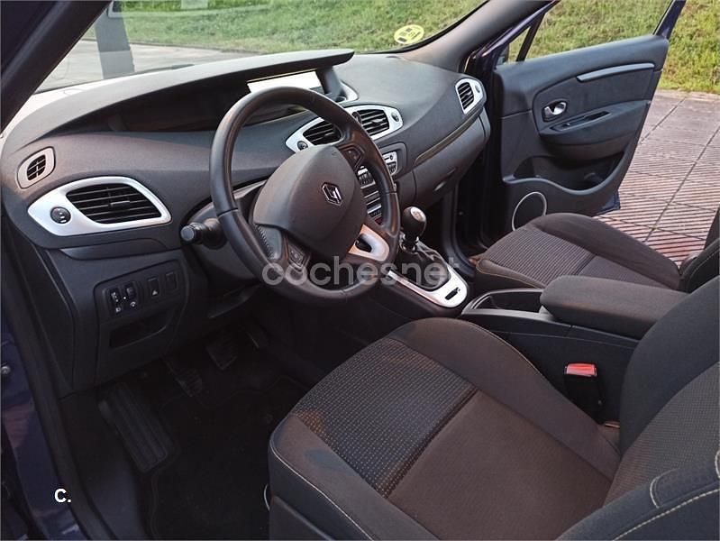 Usado Renault Grand Scénic III Dynamique 130 CV (95 kW) 2009 Azul Monovolumen