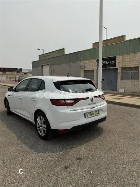 Usado Renault Mégane IV Life 90 CV (66 kW) 2017 Blanco Berlina