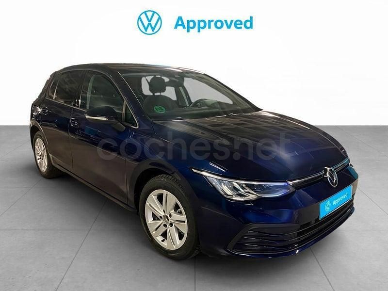Usado VW Golf VIII Life 150 CV (110 kW) 2022 Azul Berlina
