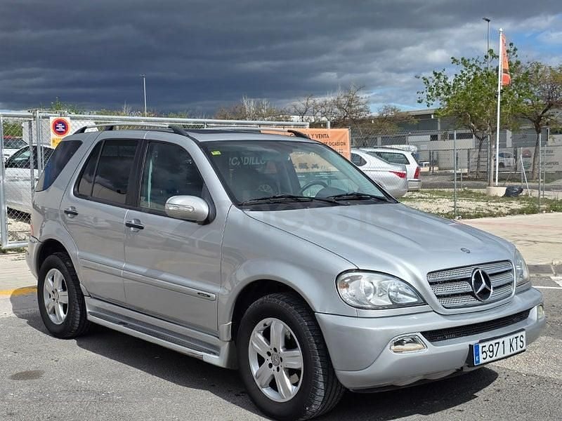 Usado Mercedes ML350 235 CV (172 kW) 2004 Gris / plata SUV