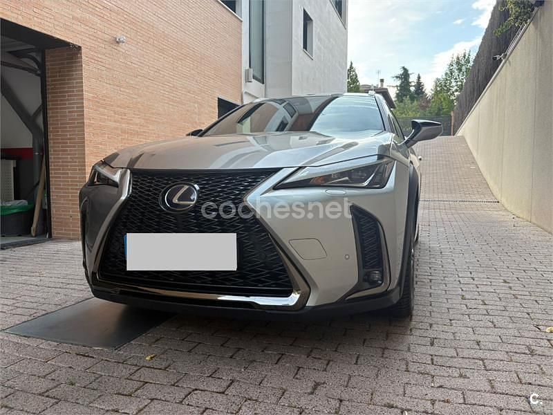 Gris / plata Usado 2019 Lexus UX Sport Line SUV | 29.500 € - Imagen 1/4