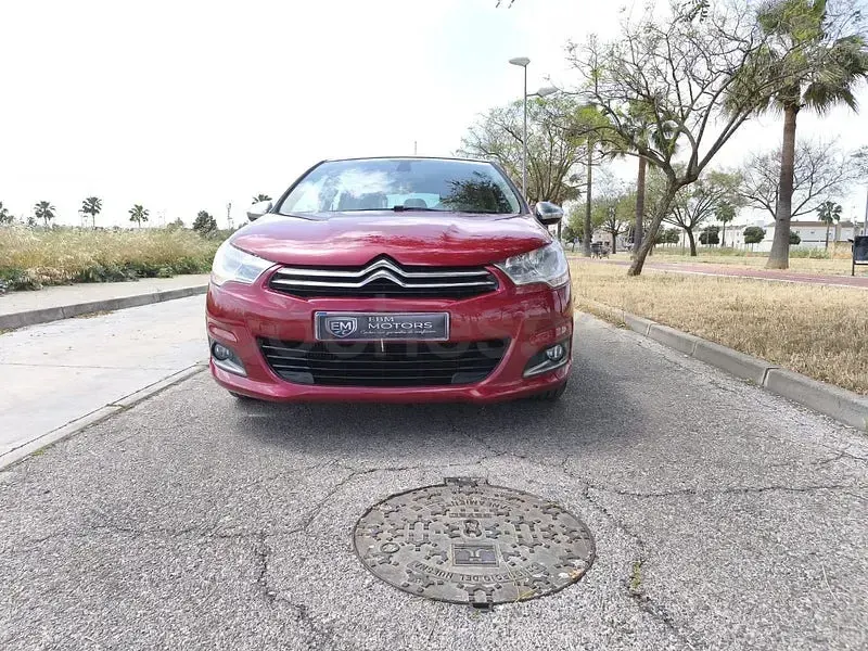 Usado Citroën C4 114 CV (83 kW) 2014 Rojo Berlina