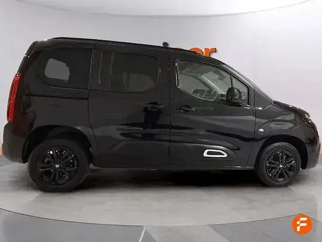 Usado Citroën Berlingo Shine 130 CV (95 kW) 2023 Marrón Monovolumen