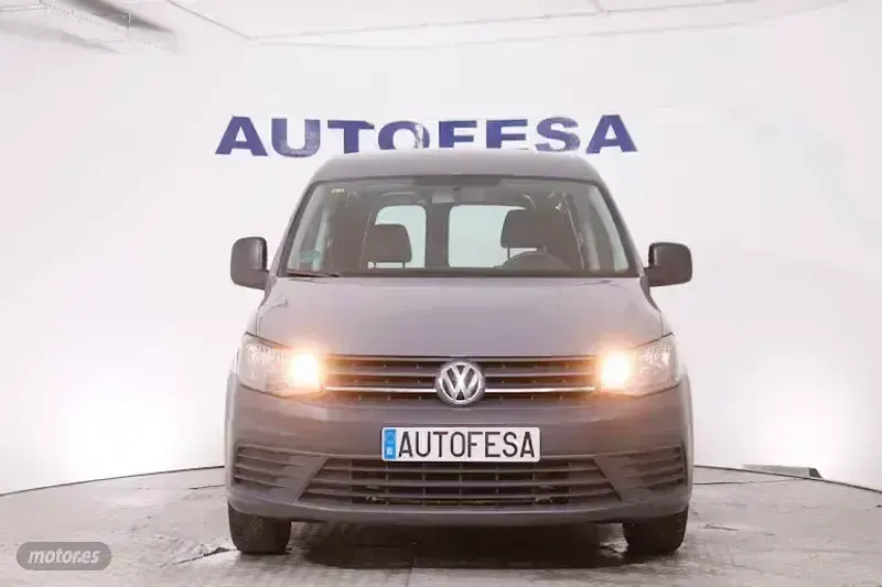 Usado VW Caddy 102 CV (75 kW) 2018 Gris Monovolumen