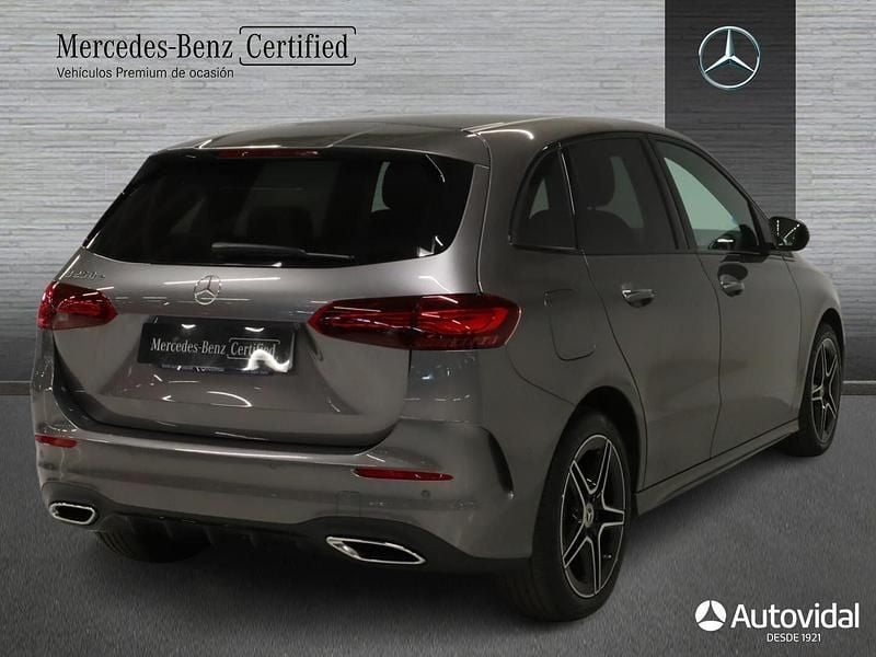 Usado Mercedes B250e AMG line 218 CV (160 kW) 2025 Gris montaña Monovolumen