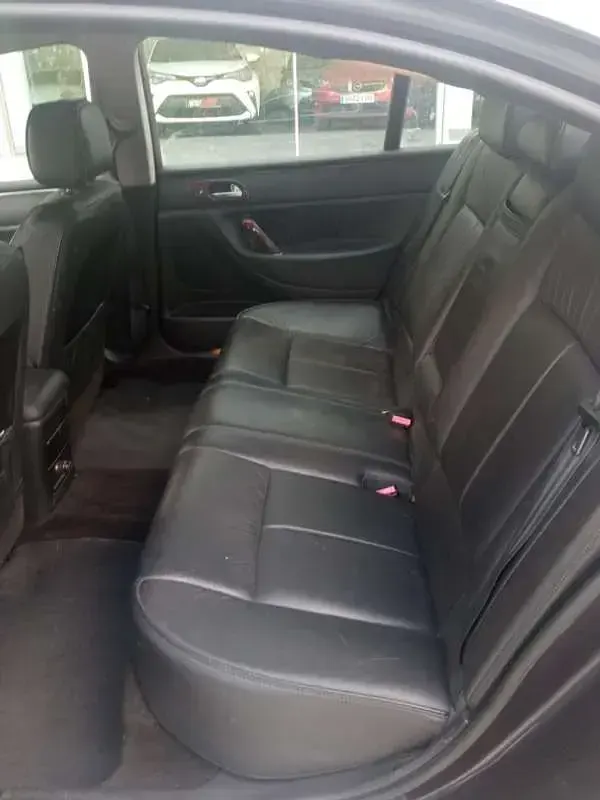 Usado Peugeot 607 204 CV (150 kW) 2005 Gris Berlina