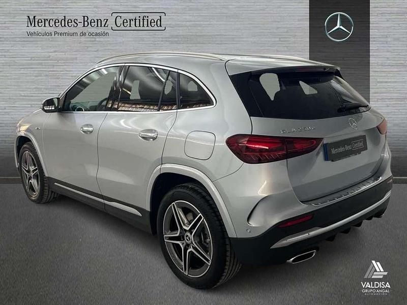 Usado Mercedes GLA250 218 CV (160 kW) 2025 SUV