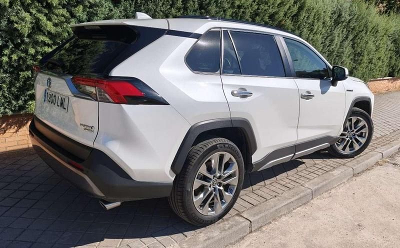 Usado Toyota RAV4 Hybrid Luxury 222 CV (163 kW) 2021 Blanco SUV