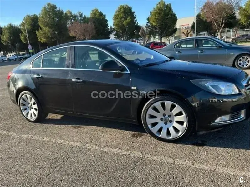 Usado Opel Insignia Excellence 195 CV (143 kW) 2012 Negro Berlina