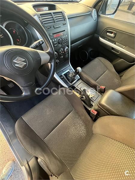 Usado Suzuki Grand Vitara 129 CV (94 kW) 2007 Gris / plata SUV