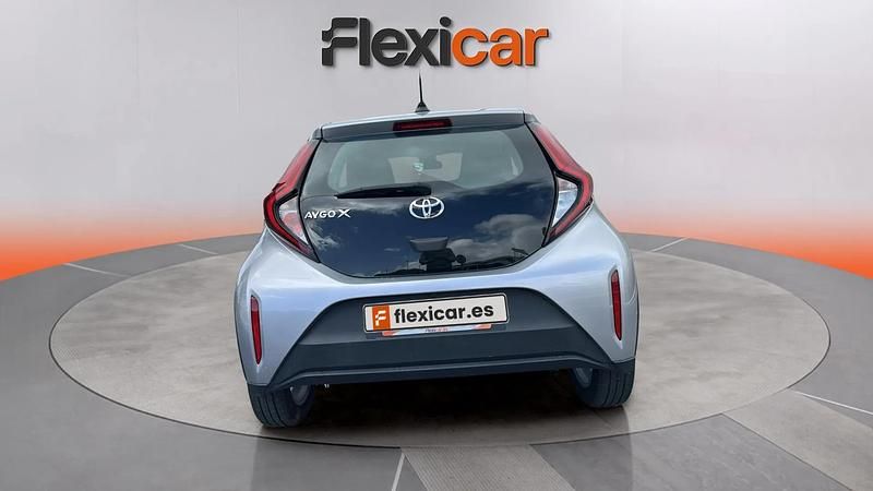 Usado Toyota Aygo X 72 CV (52 kW) 2023 Gris SUV