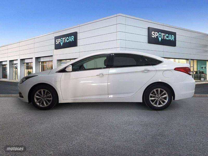 Usado Hyundai i40 136 CV (100 kW) 2018 Blanco Berlina