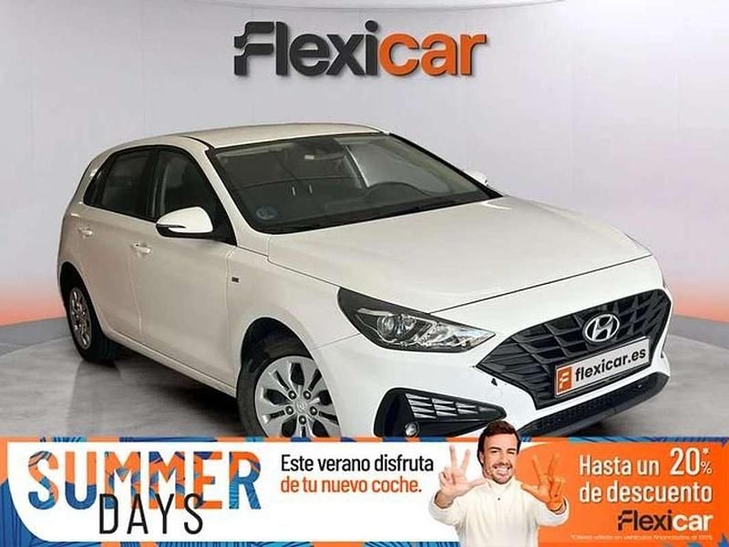 Blanco Usado 2022 Hyundai i30 Berlina | 13.090 € (Precio justo) - Imagen 1/4
