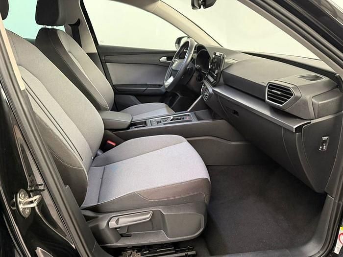 Usado Seat Leon Style 150 CV (110 kW) 2024 Negro