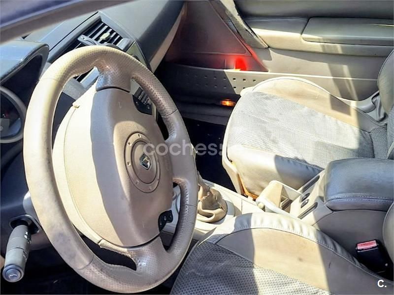 Usado Renault Mégane Cabriolet Dynamique 136 CV (100 kW) 2005 Negro Descapotable