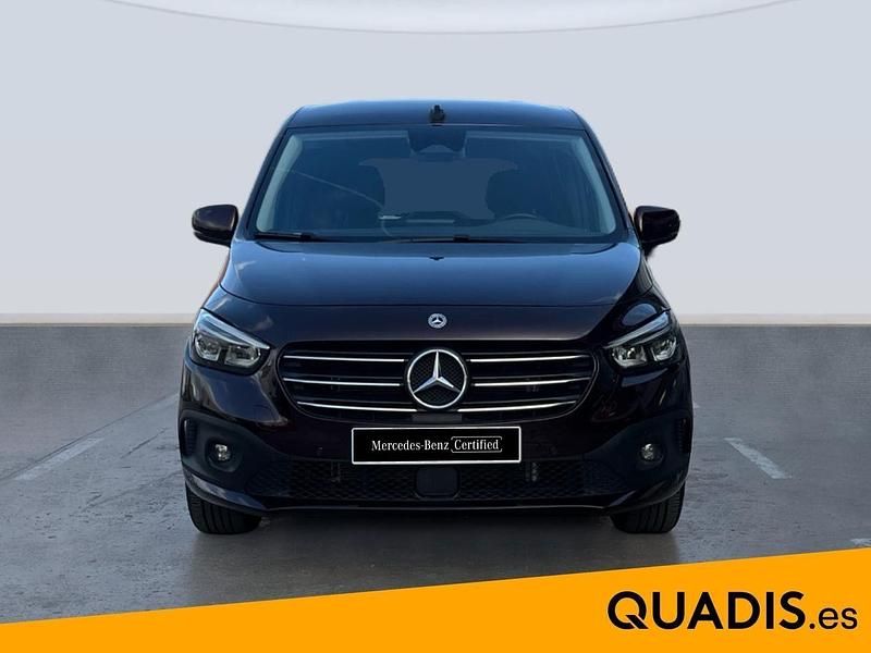 Usado Mercedes T180 116 CV (85 kW) 2024 Rojo Monovolumen