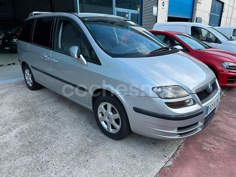 Usado Fiat Ulysse Emotion 128 CV (94 kW) 2006 Gris / plata Monovolumen